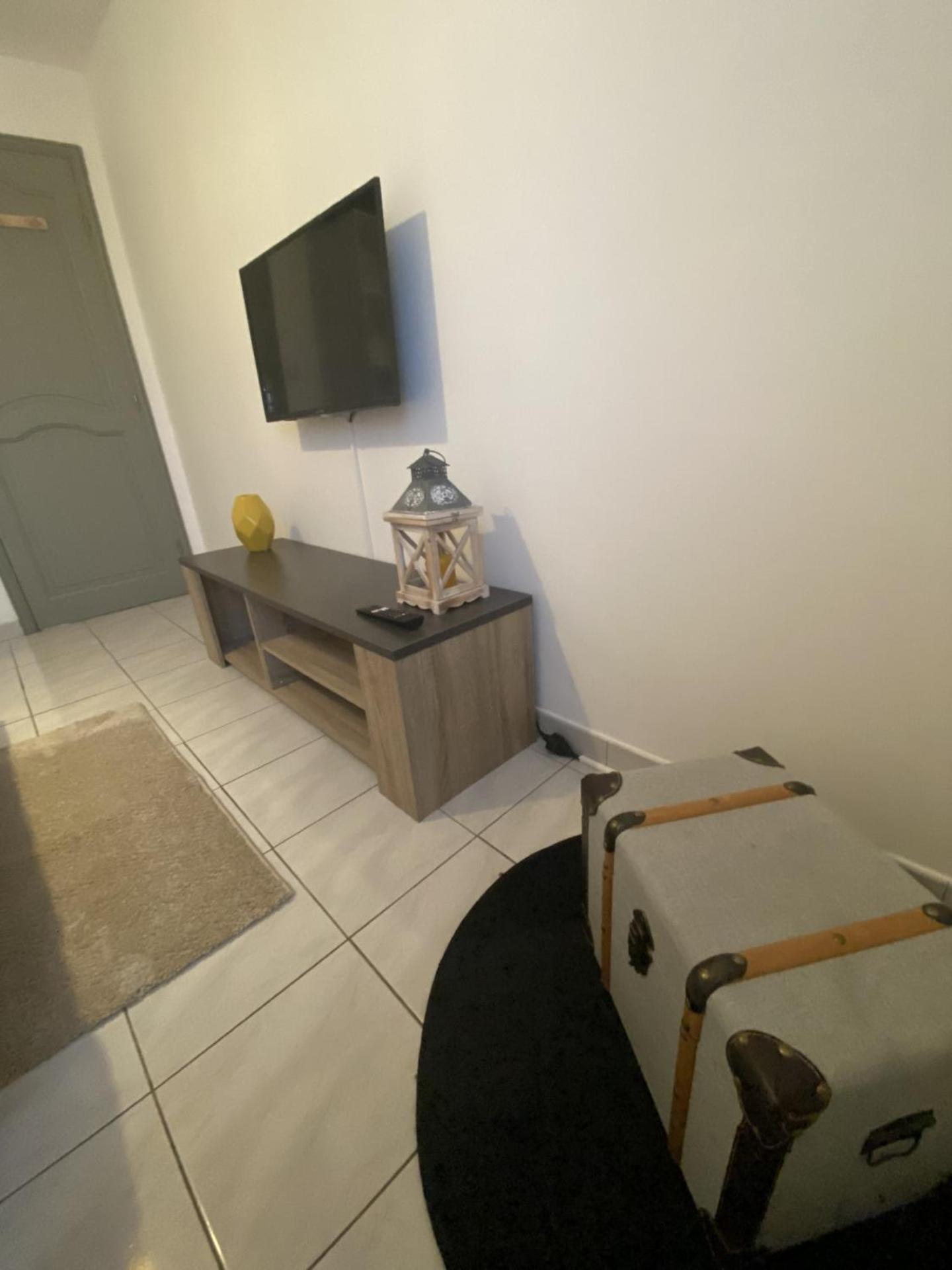 Appartement Tout Equipe 2 Chambres + Jardin Saix  Εξωτερικό φωτογραφία