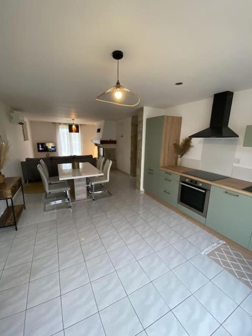 Appartement Tout Equipe 2 Chambres + Jardin Saix  Εξωτερικό φωτογραφία